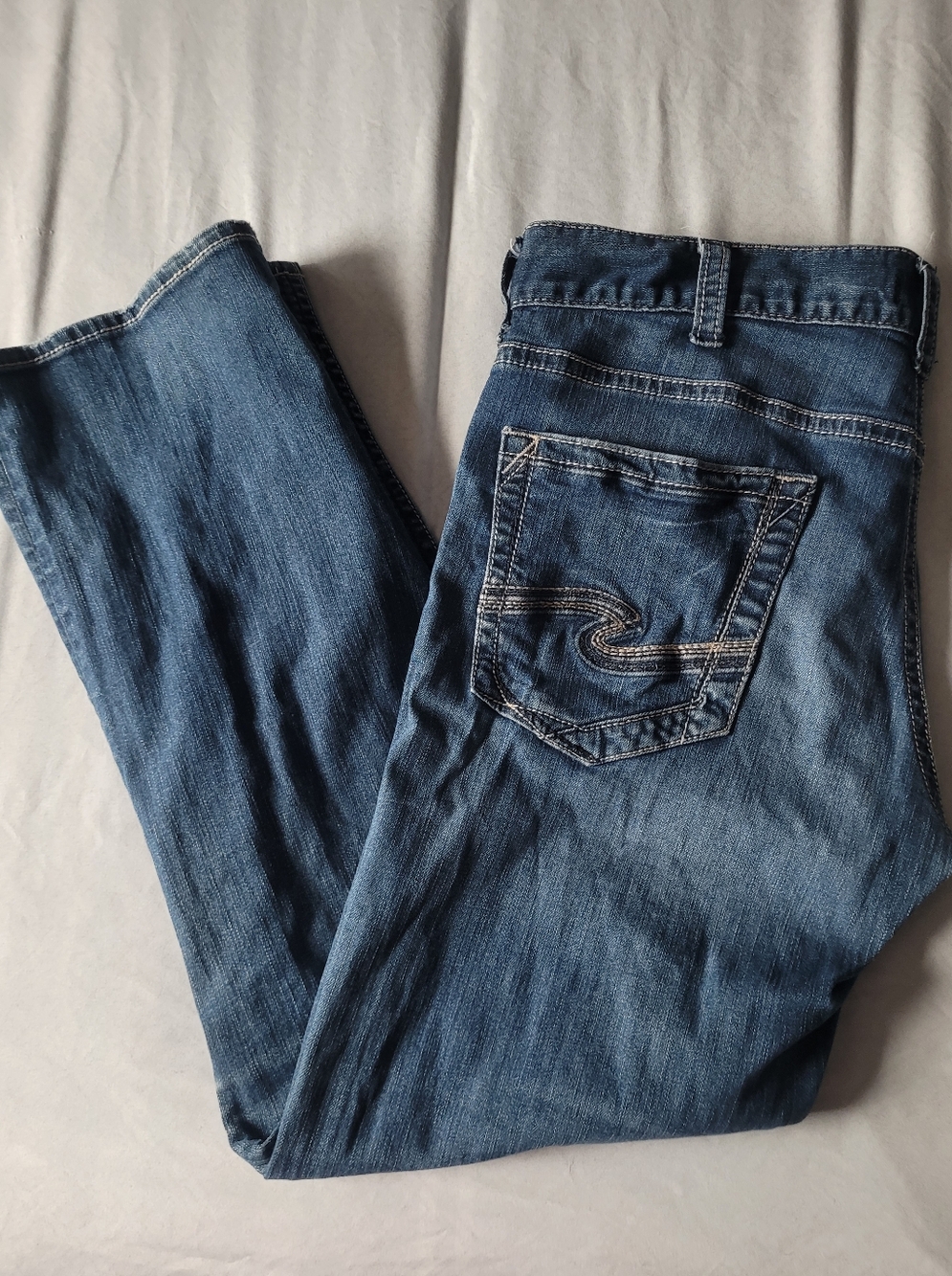 Silver Jeans Men’s Jeans in Medium Blue Wash